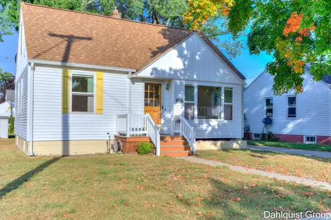 2715 Liberty Rd, Norton Shores, MI 49441