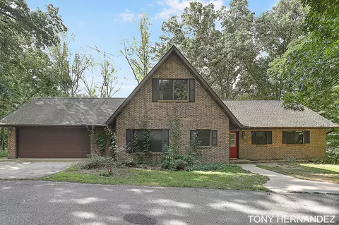 26651 6th Ave, Gobles, MI 49055