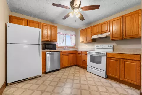 13151 S Tripp Rd, Waldron, MI 49288 photo 4