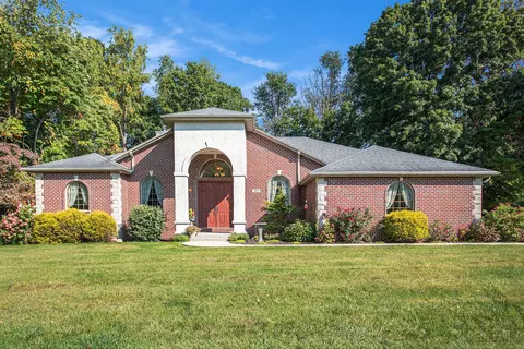 106 Buckingham Ln, Battle Creek, MI 49017
