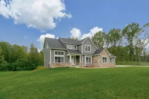 8303 Scots Pine Cir, Kalamazoo, MI 49009