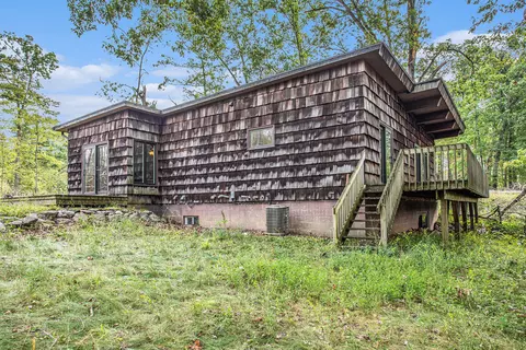 22485 Clear Lake Rd N, Battle Creek, MI 49014