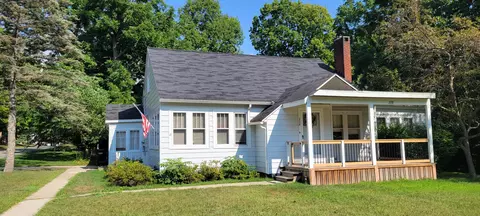 228 River St, Allegan, MI 49010