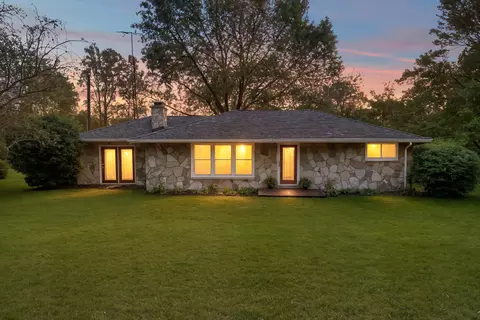 2931 W Hallett Rd, Hillsdale, MI 49242