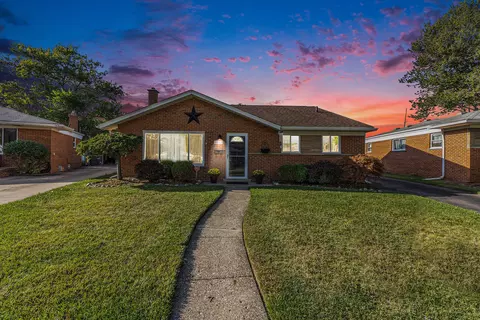 30659 Whittier Ave, Madison Heights, MI 48071