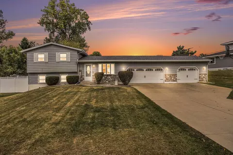 226 Nixon Rd, Battle Creek, MI 49014