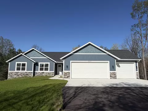 5577 Timberstone Ln, West Olive, MI 49460