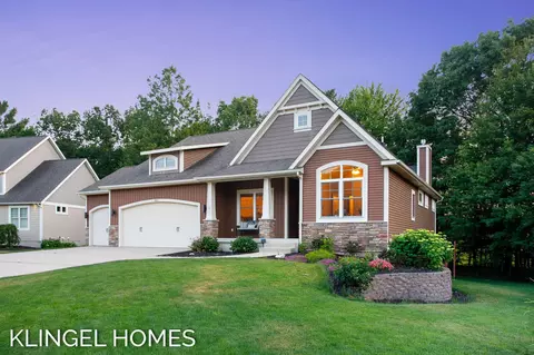 16411 W Willow Dr, Spring Lake, MI 49456