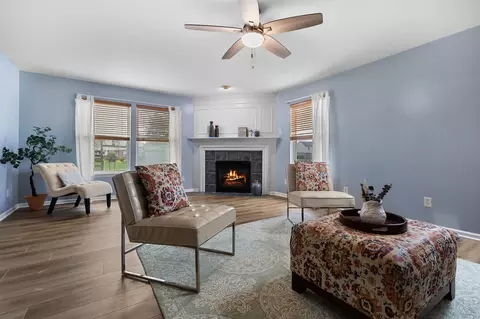 47161 Bayview Ct, Canton, MI 48188