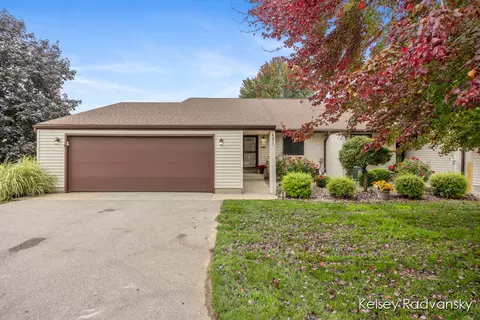 4853 Meadowview Ct #25, Hudsonville, MI 49426