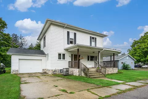 110 S 2nd St, Lawrence, MI 49064