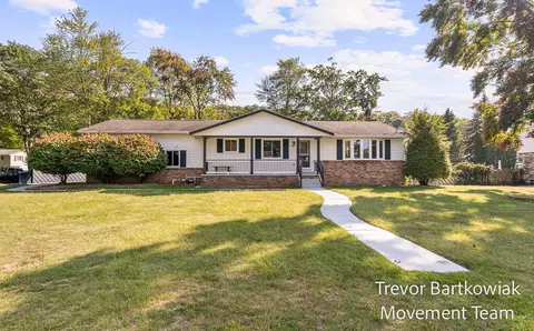 1243 Crandall Ave, Norton Shores, MI 49441