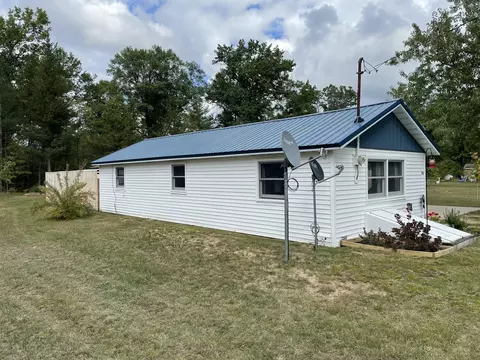 513 Ann Rd, Harrison, MI 48625 photo 3