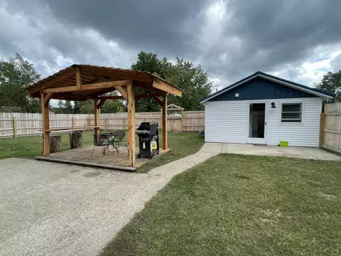 513 Ann Rd, Harrison, MI 48625 photo 2