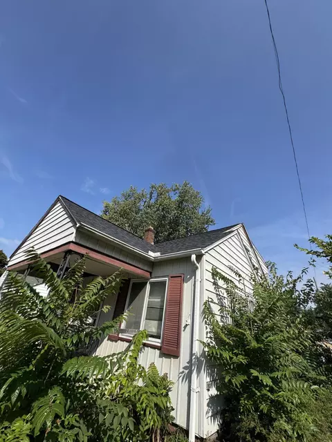 2714 Barth St, Flint, MI 48504 photo 4