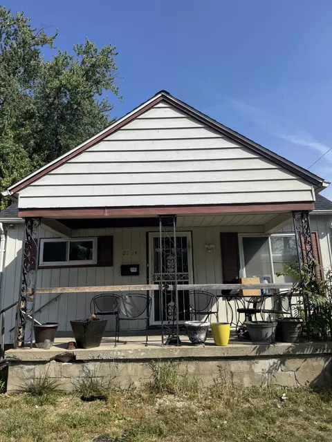 2714 Barth St, Flint, MI 48504 photo 2