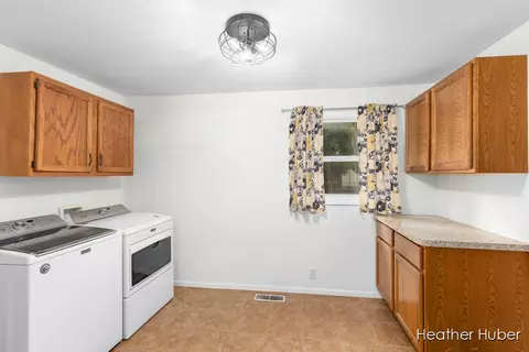 980 E Main St, Ionia, MI 48846 photo 12