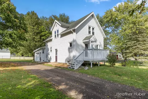 980 E Main St, Ionia, MI 48846 photo 3