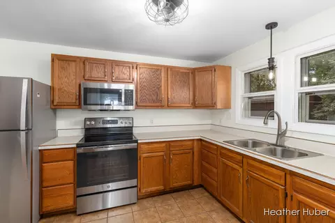 980 E Main St, Ionia, MI 48846 photo 11