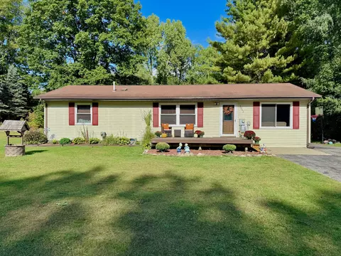 3862 E Shore Dr, Stanton, MI 48888 photo 3