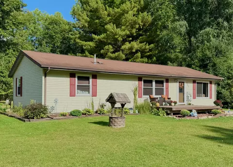 3862 E Shore Dr, Stanton, MI 48888 photo 2