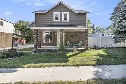 259 5th Ave, Manistee, MI 49660
