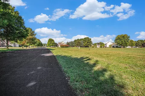 908 Maple Meadows Ave, Vicksburg, MI 49097