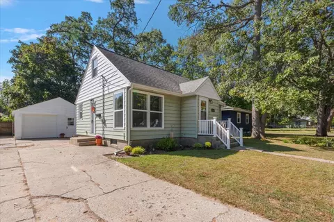 2525 Morton Ave, Muskegon, MI 49441
