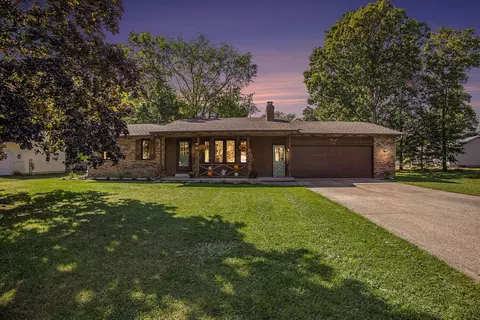 888 S Kingwood Ct, Holland, MI 49424