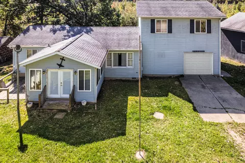 19419 Bullhead Lake Dr, Rodney, MI 49342