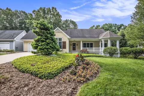 4470 Oak Arbor Dr NE #7, Grand Rapids, MI 49525