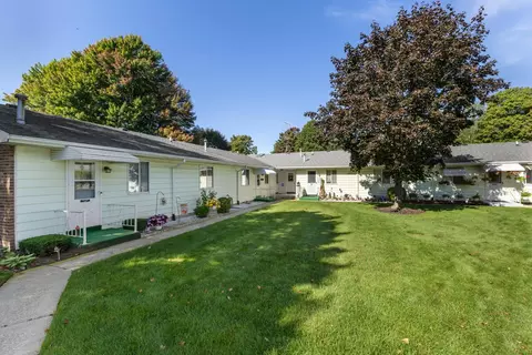 5752 Leisure South Dr SE, Grand Rapids, MI 49548