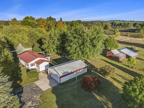 8615 W 1 Mile Rd, Hesperia, MI 49421