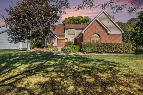 312 Dorchester Way, Milford, MI 48381