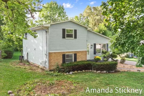 2714 Colton Ave SE, Grand Rapids, MI 49506