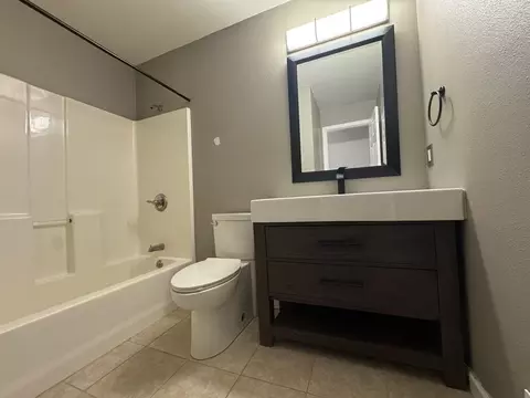 Bath - 12183 Grandview Dr, Jerome, MI 49249 photo 1 of 3
