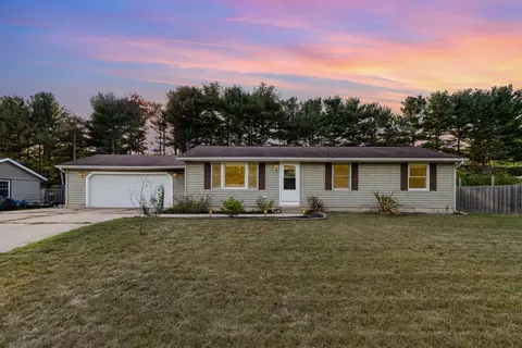 4289 E River Rd, Buchanan, MI 49107