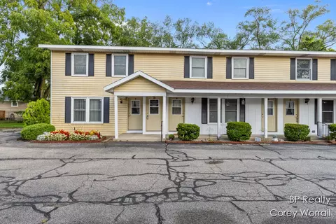 199 E 34th St #10, Holland, MI 49423