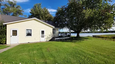 10966 Lake Rd, Lakeview, MI 48850