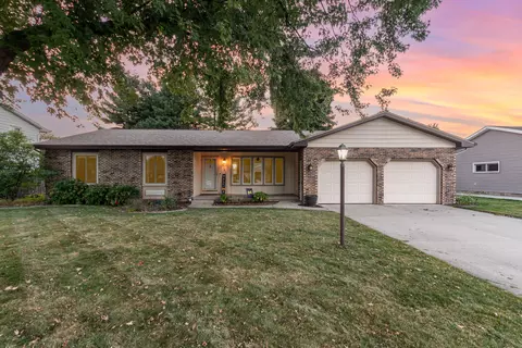 8163 Greenridge Dr, Jenison, MI 49428