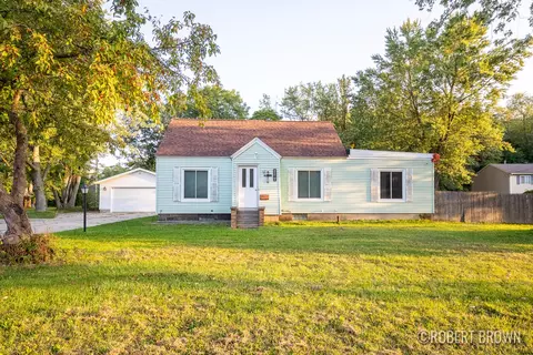 1061 60th St SE, Kentwood, MI 49508