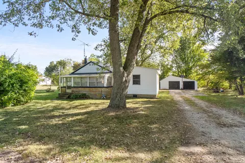 407 Potter St, Cement City, MI 49233