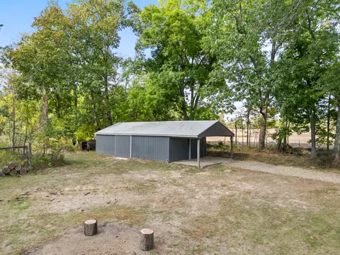 Exterior - 928 Flint Rd, Coldwater, MI 49036 photo 19 of 25