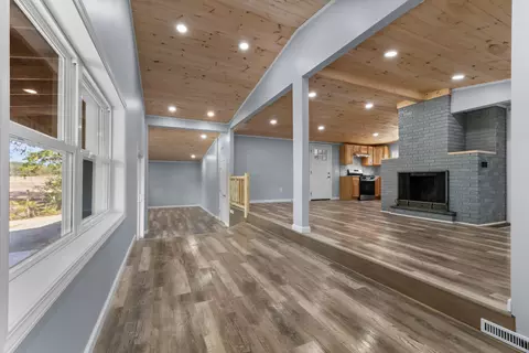 Entry Way - 928 Flint Rd, Coldwater, MI 49036 photo 2 of 6