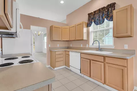 850 E Barrington Cir, Jackson, MI 49203 photo 8