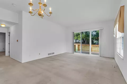 850 E Barrington Cir, Jackson, MI 49203 photo 9