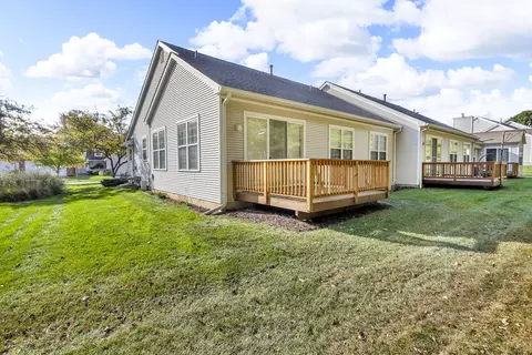 850 E Barrington Cir, Jackson, MI 49203 photo 2