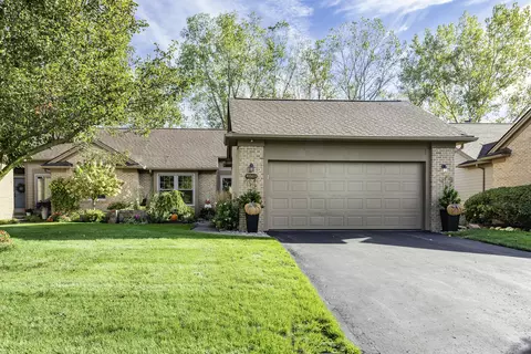 4869 Lone Oak Ct, Ann Arbor, MI 48108