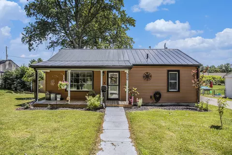 320 East Dr, Marshall, MI 49068