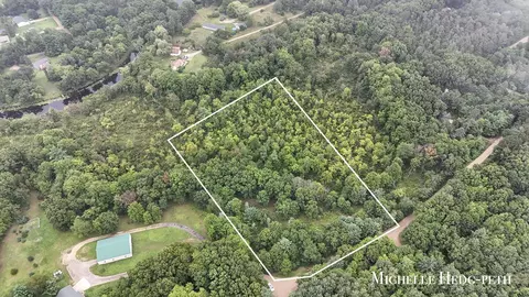 spruce hollow drive, Middleville, MI 49333